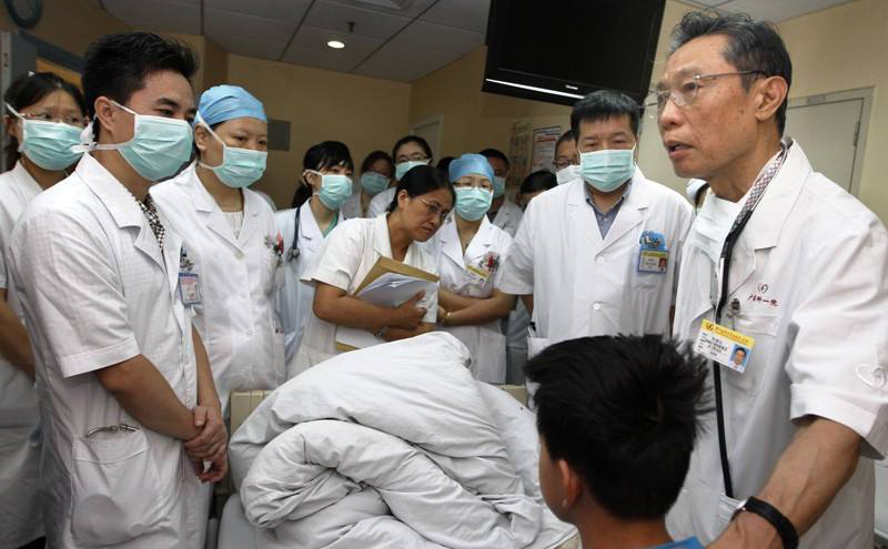 防止?jié)摲诟腥荆k公室消毒馨立方三位一體殺菌除螨方案